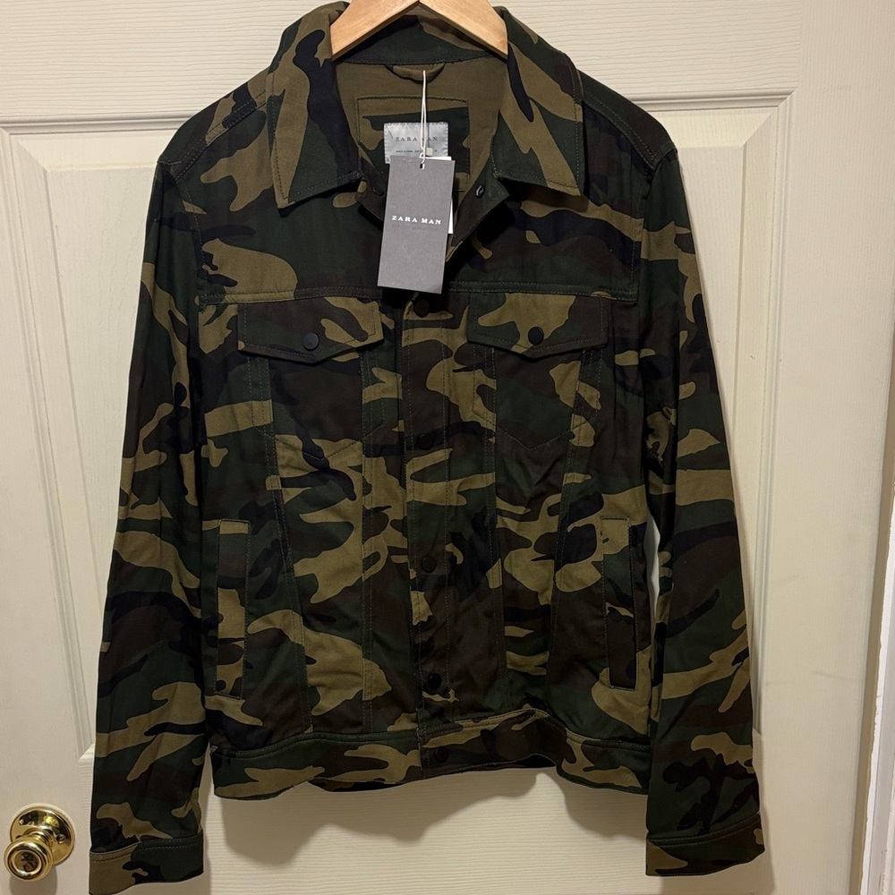 Zara Men's Green and Brown Camouflage Field Jacket